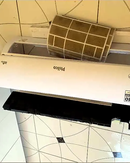 Evaporadora aberta na bancada — MK Climatização