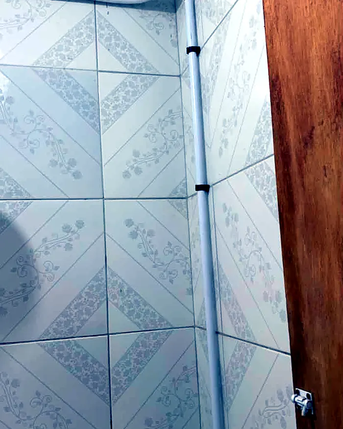Tubulação com acabamento em canaleta — MK Climatização