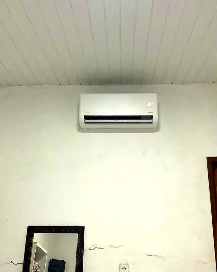 Split instalado com dreno embutido — MK Climatização